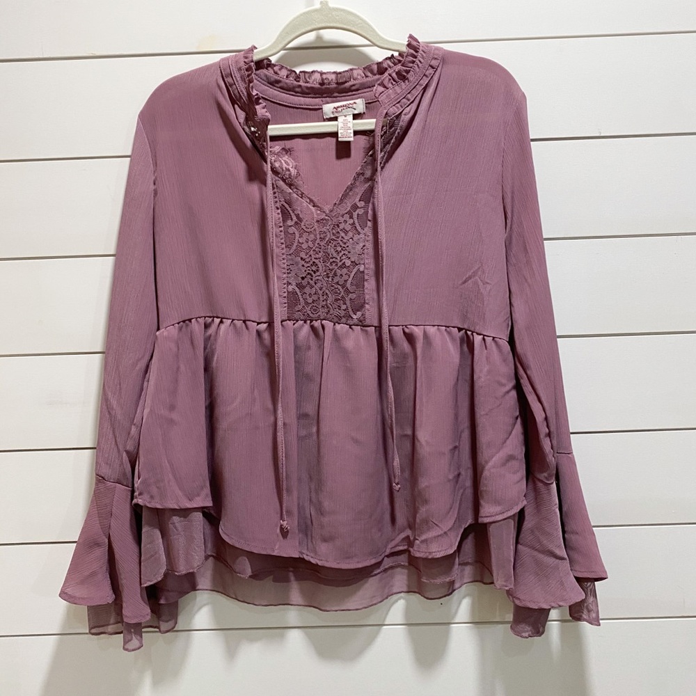 Closet Cleanout✨ Arizona Blouse (Size M)
